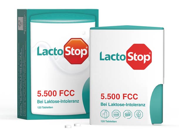 Verpakung LactoStop-Tabletten gegen Laktoseintoleranz, gekennzeichnet mit 5.500 FCC, mit zwei Tabletten auf der Vorderseite.