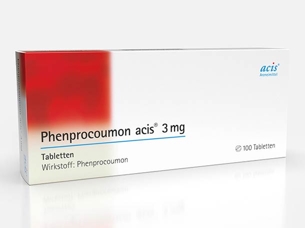 Eine Schachtel Phenprocoumon acis 3 mg, 100 Tabletten, im rot-weißen Design mit blauen Details.