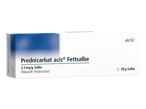 Eine weiß-blaue Schachtel Prednicarbat acis Fettsalbe, enthält 2,5 mg/g Prednicarbat, 30-g-Größe.